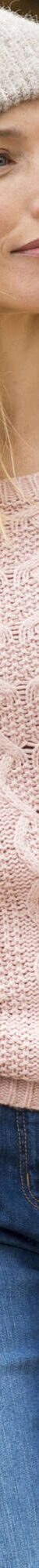 Pull col rond, maille torsadée (rose poudré) Pull col rond, maille torsadée (rose poudré)